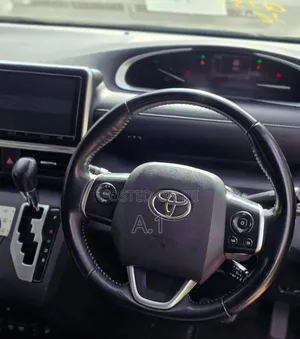 Toyota Sienta 1.5 Hybrid FWD (6-seater) 2020 Matt Black