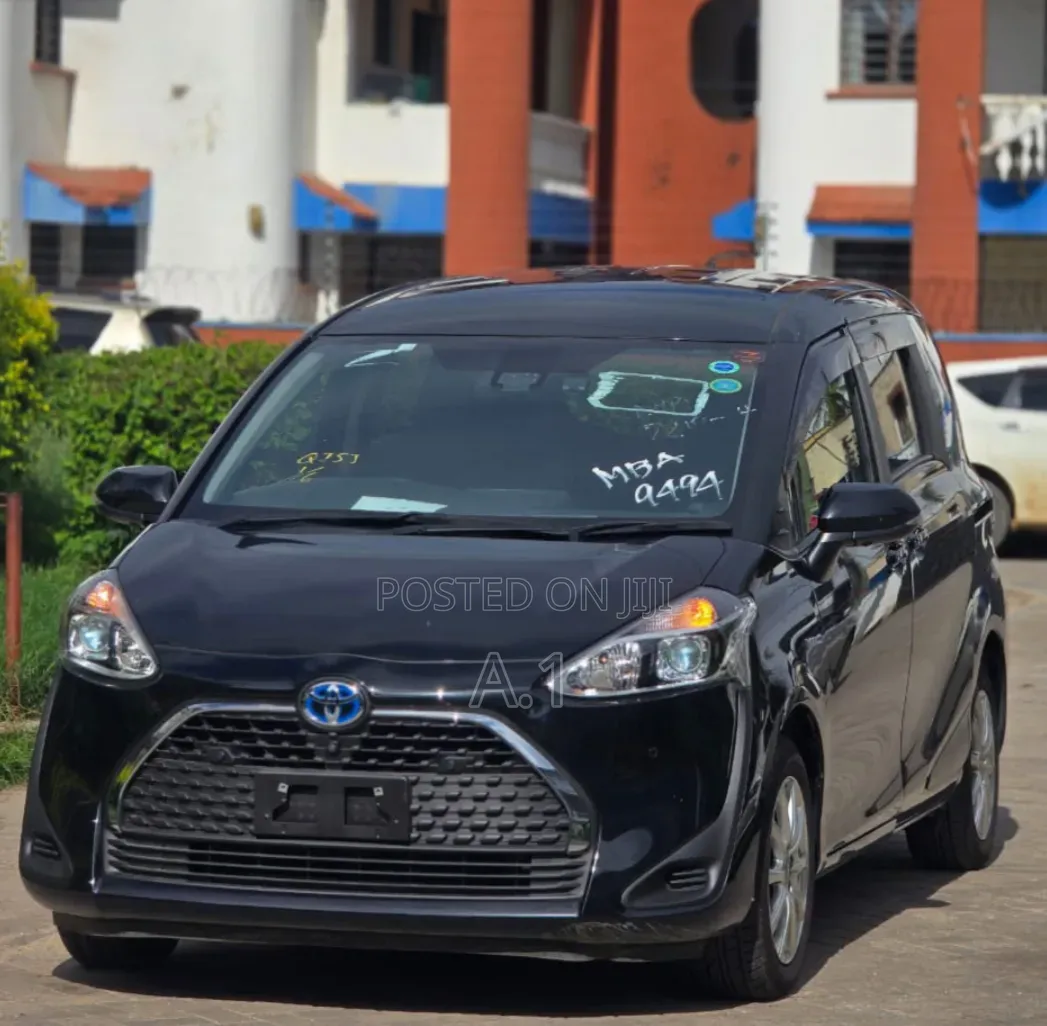 Toyota Sienta 1.5 Hybrid FWD (6-seater) 2020 Matt Black