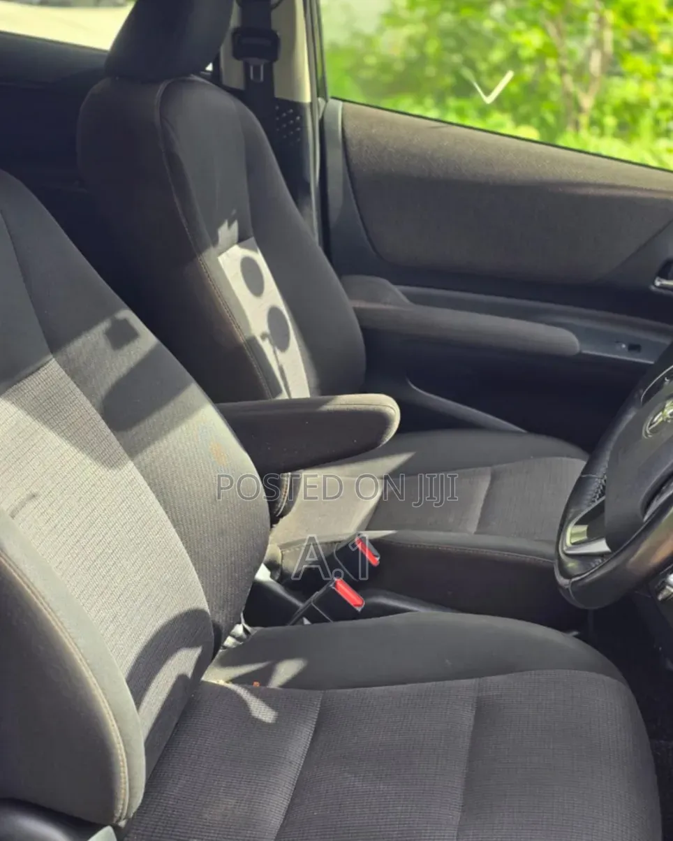 Toyota Sienta 1.5 Hybrid FWD (6-seater) 2020 Matt Black