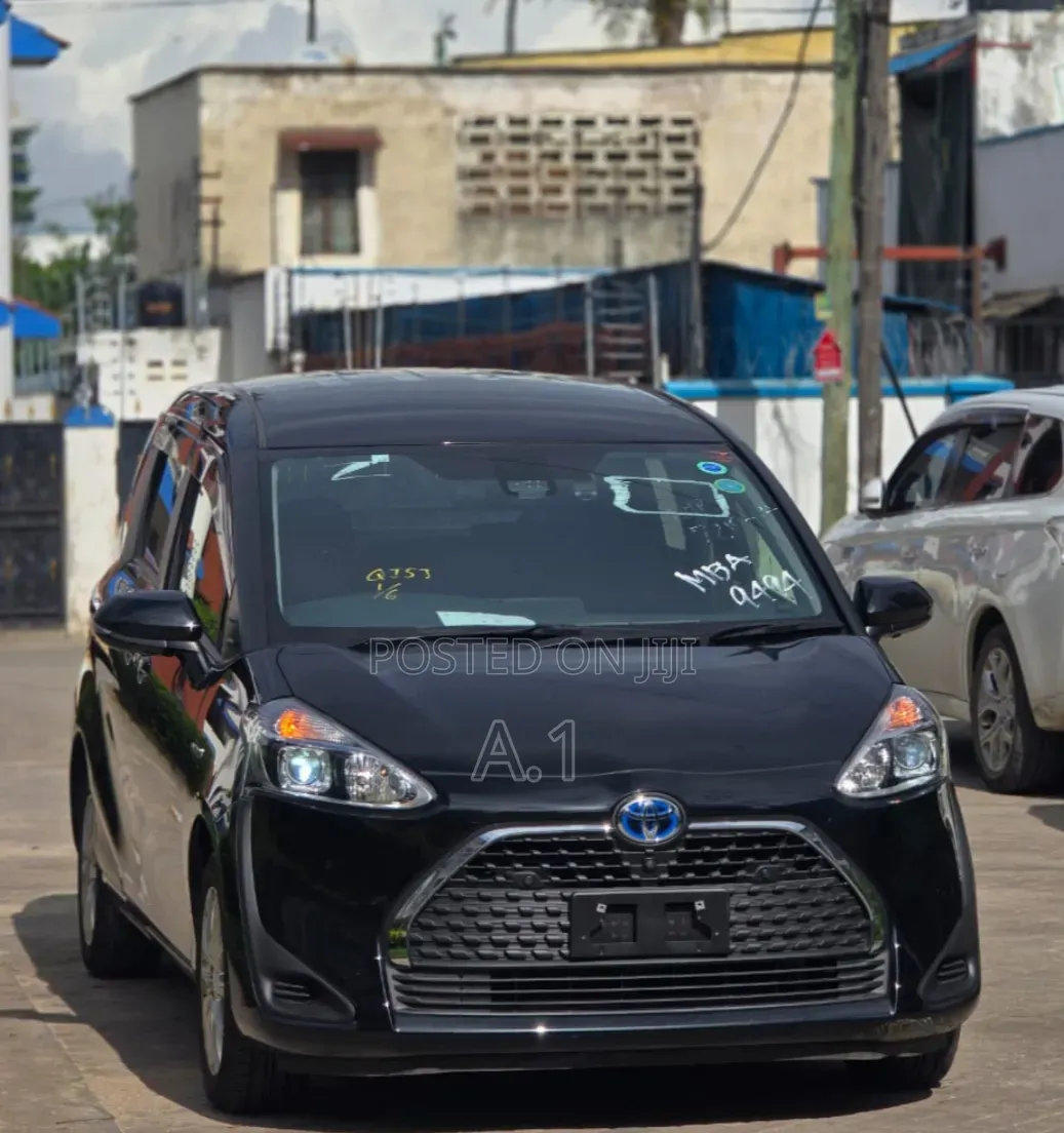 Toyota Sienta 1.5 Hybrid FWD (6-seater) 2020 Matt Black