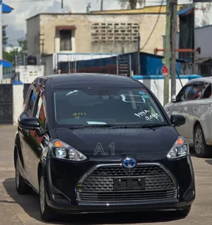 Toyota Sienta 1.5 Hybrid FWD (6-seater) 2020 Matt Black