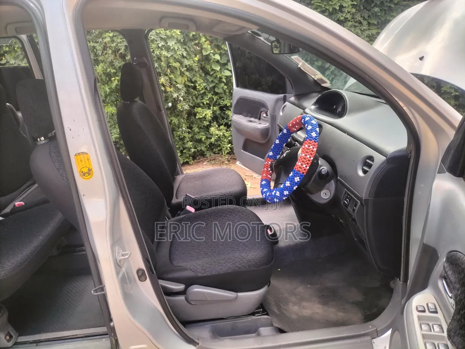 Toyota Sienta 2012 Silver