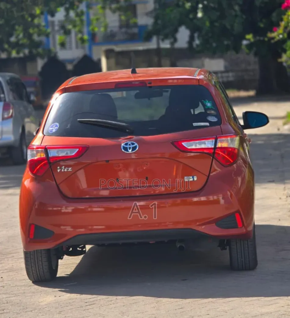 Toyota Vitz 1.5 FWD Hybrid 5dr 2019 Orange