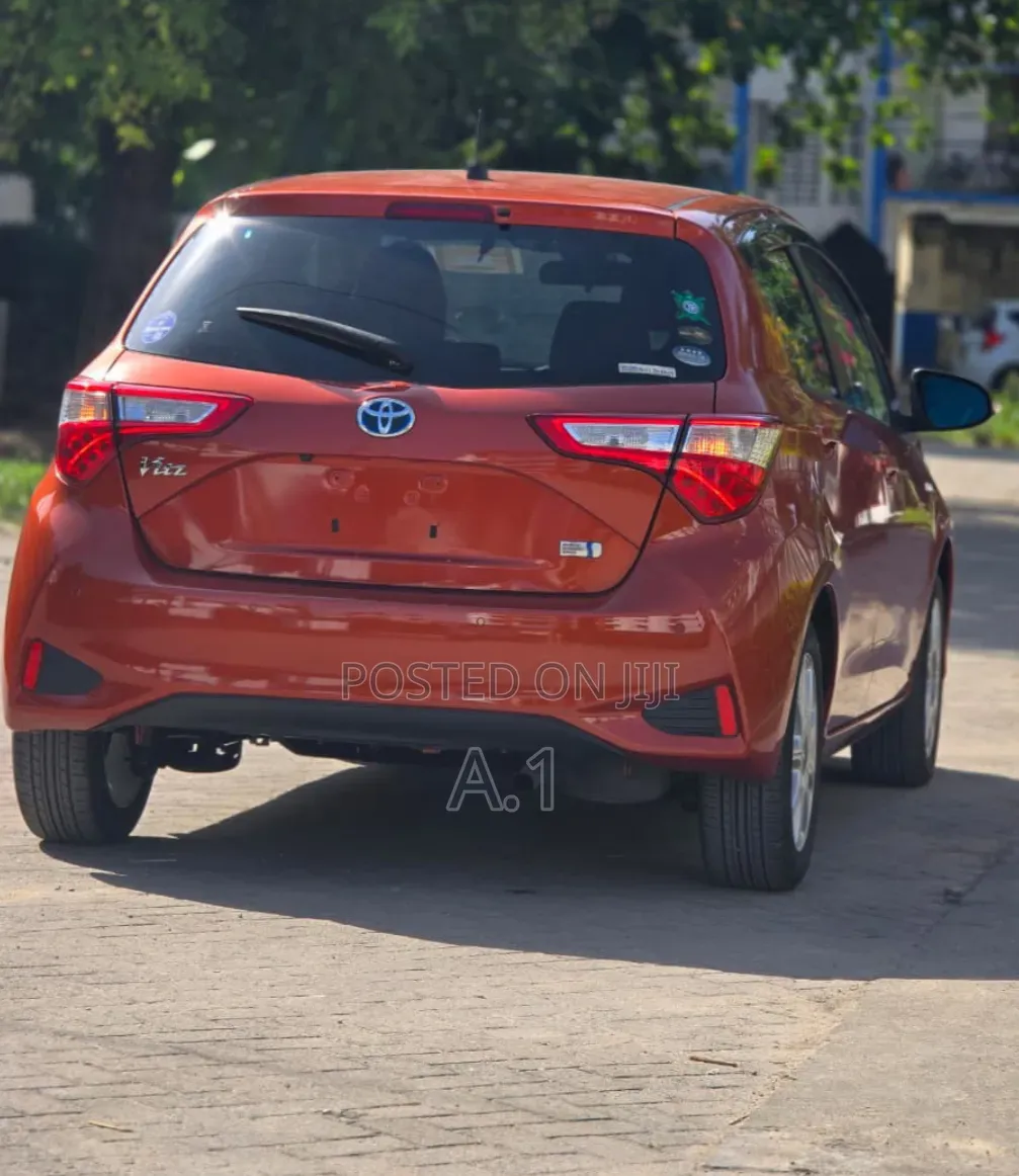 Toyota Vitz 1.5 FWD Hybrid 5dr 2019 Orange