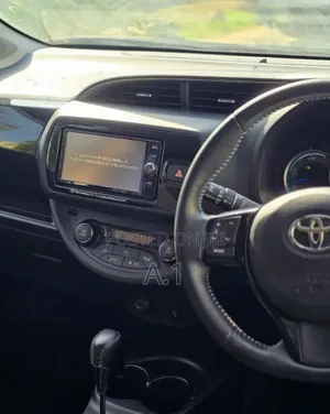 Toyota Vitz 1.5 FWD Hybrid 5dr 2019 Orange