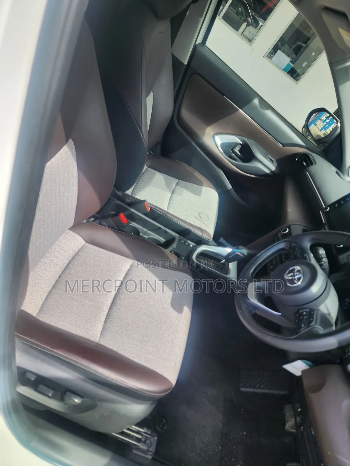 Toyota Yaris Cross 1.5 Hybrid AWD 2021 White