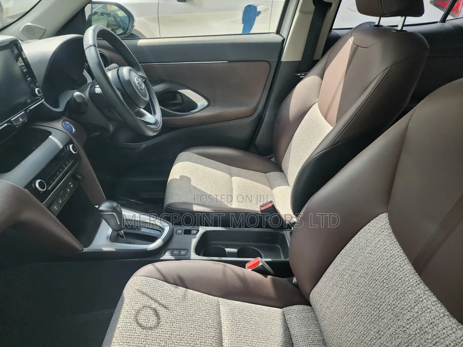 Toyota Yaris Cross 1.5 Hybrid AWD 2021 White