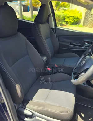 Toyota Vitz 1.5 FWD Hybrid 5dr 2019 Blue