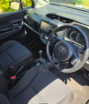 Toyota Vitz 1.5 FWD Hybrid 5dr 2019 Blue