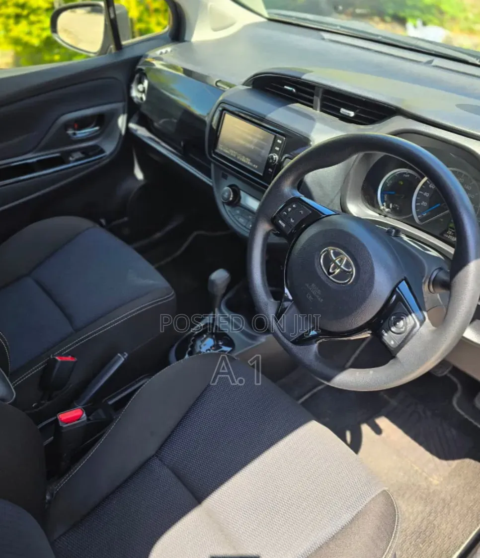 Toyota Vitz 1.5 FWD Hybrid 5dr 2019 Blue