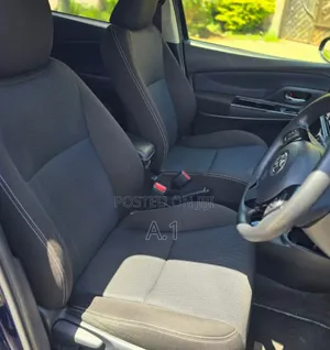 Toyota Vitz 1.5 FWD Hybrid 5dr 2019 Blue