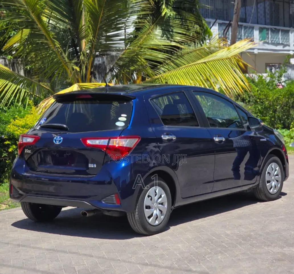 Toyota Vitz 1.5 FWD Hybrid 5dr 2019 Blue