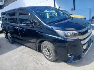 Toyota Noah 1.8 FWD Hybrid (7 seater) 2019