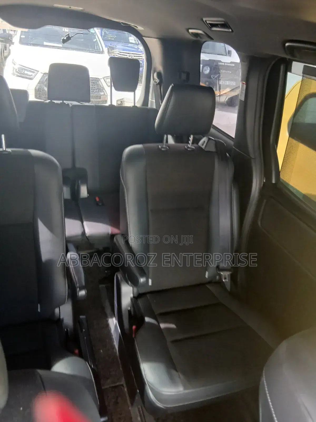 Toyota Noah 1.8 FWD Hybrid (7 seater) 2019