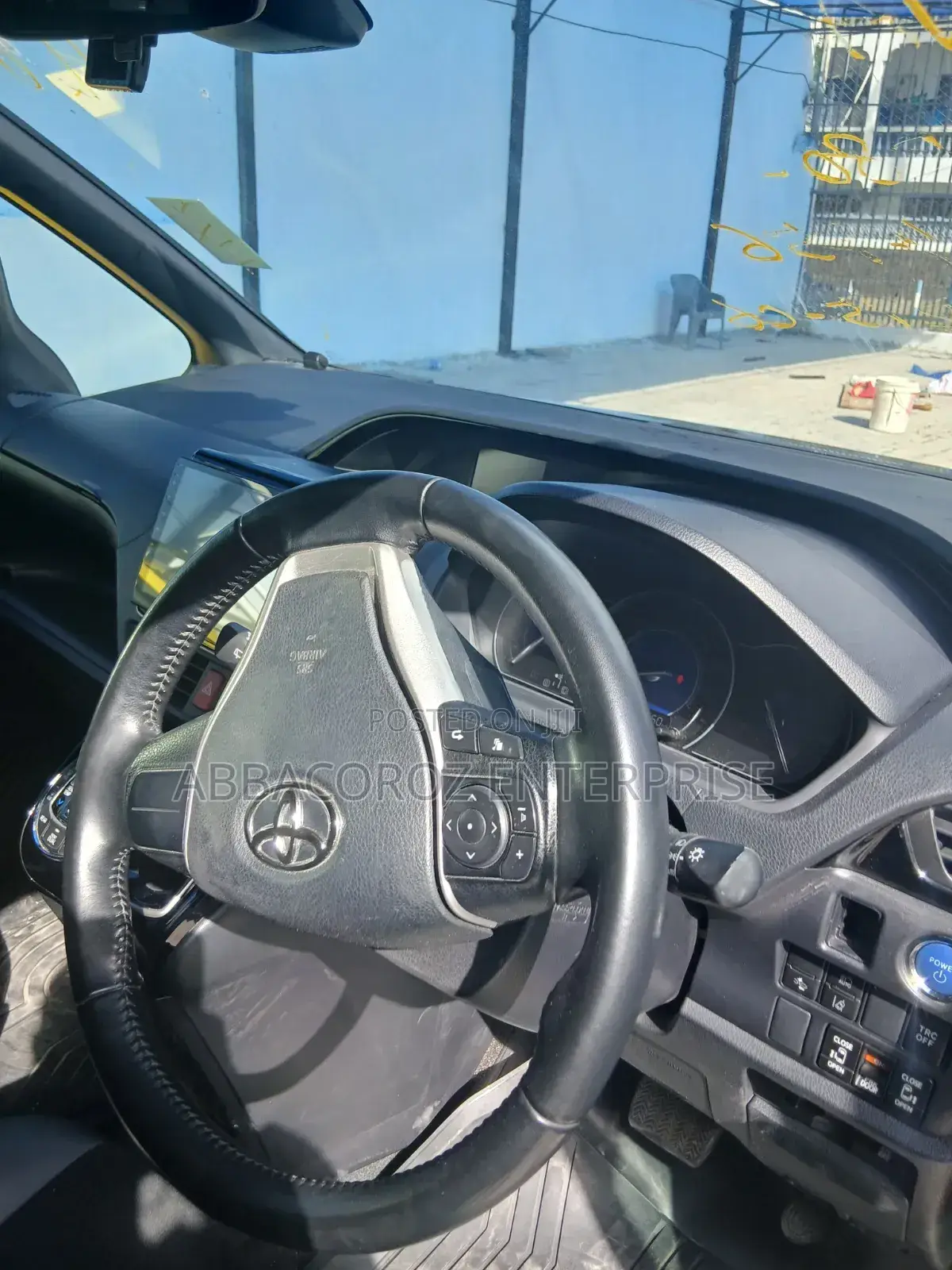 Toyota Noah 1.8 FWD Hybrid (7 seater) 2019