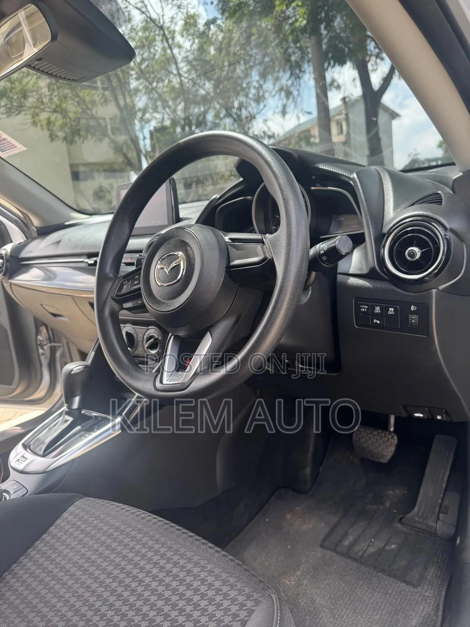 Mazda Demio 2018 Silver