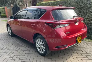 Toyota Auris 2017 Red