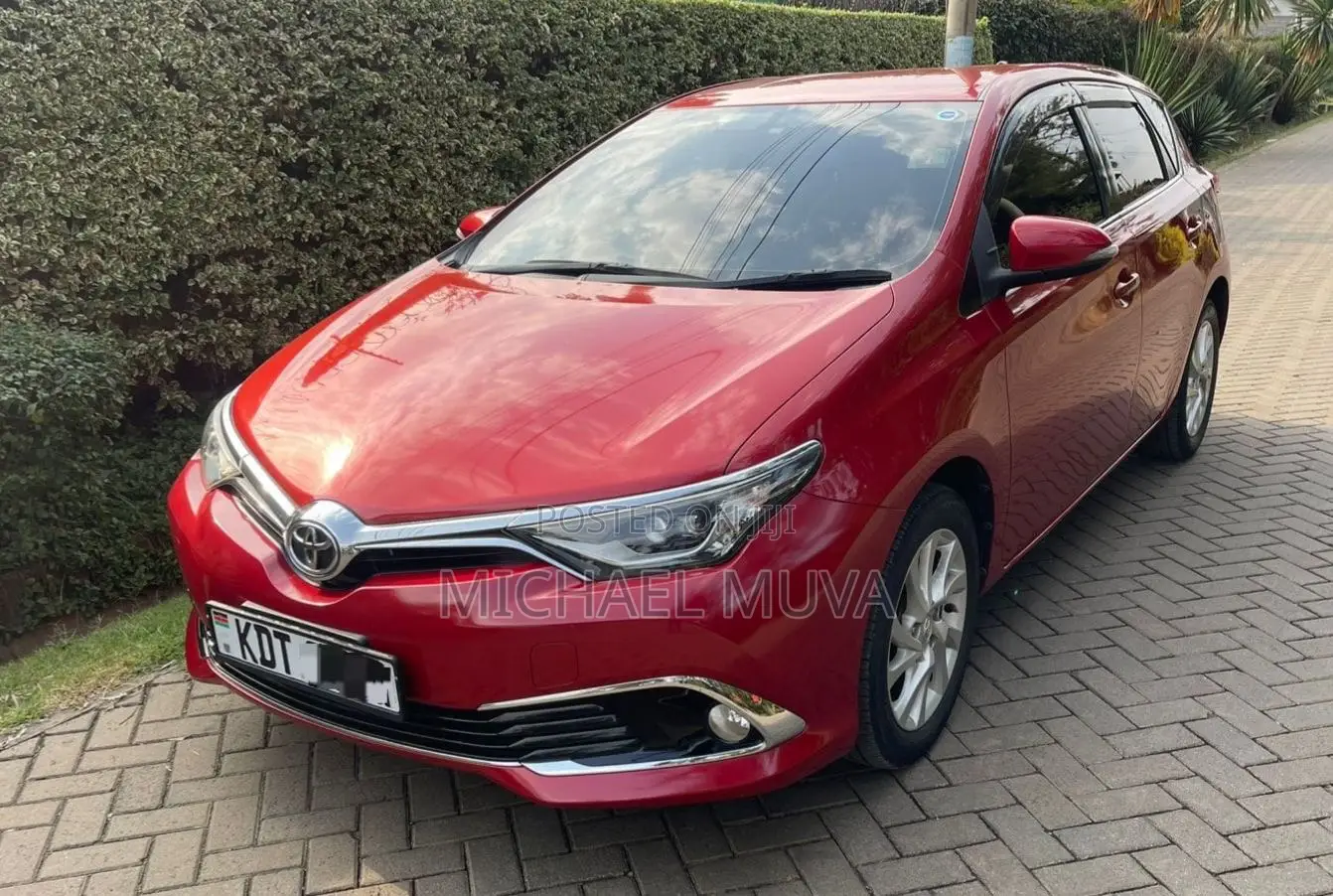 Toyota Auris 2017 Red