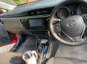 Toyota Auris 2017 Red