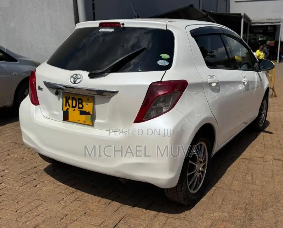 Toyota Vitz 1.3 FWD 5dr 2014 Pearl