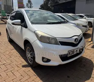 Toyota Vitz 1.3 FWD 5dr 2014 Pearl