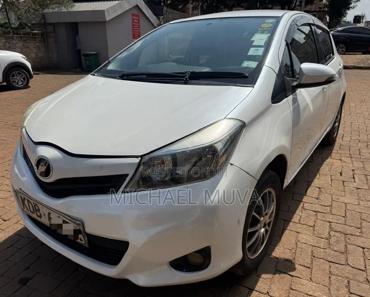 Toyota Vitz 1.3 FWD 5dr 2014 Pearl