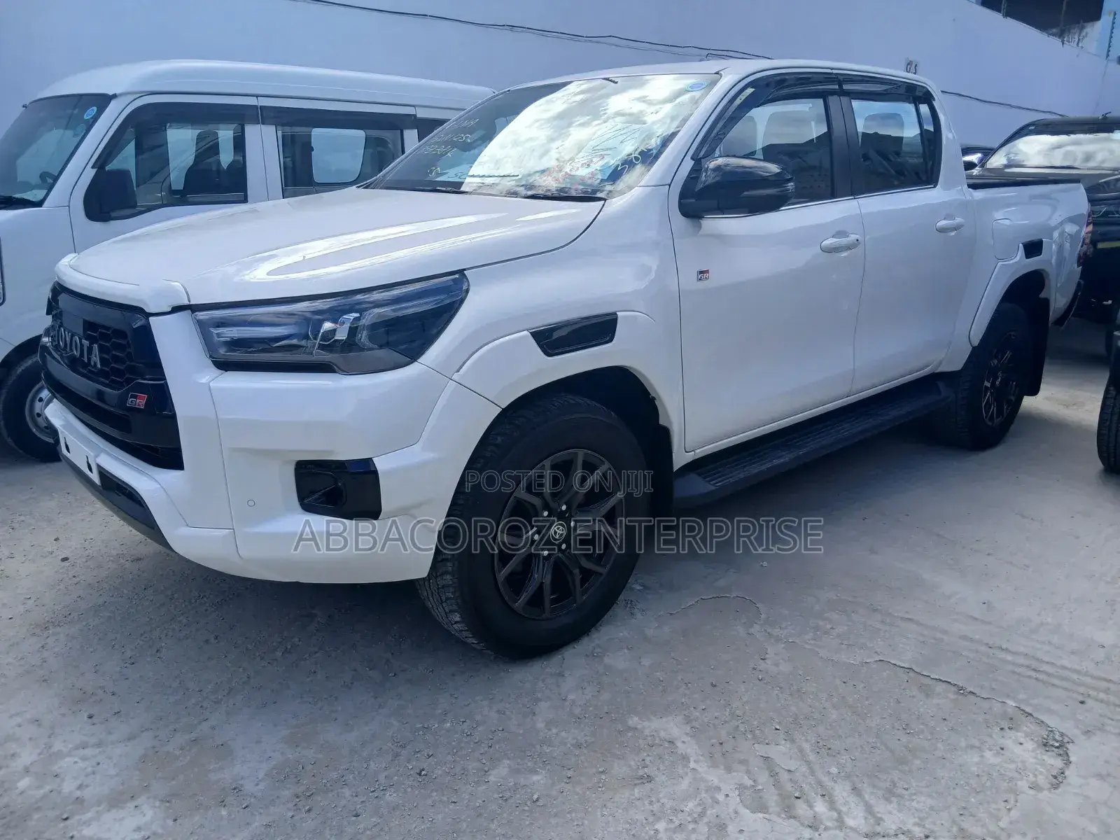 Toyota Hilux Revo Double Cab Deisel 2.4 AWD 2021 White