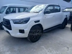 Toyota Hilux Revo Double Cab Deisel 2.4 AWD 2021 White