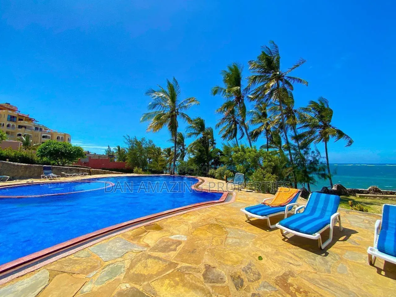 2 Bedrooms Mombasa Shanzu for Daily Rent Beach Front