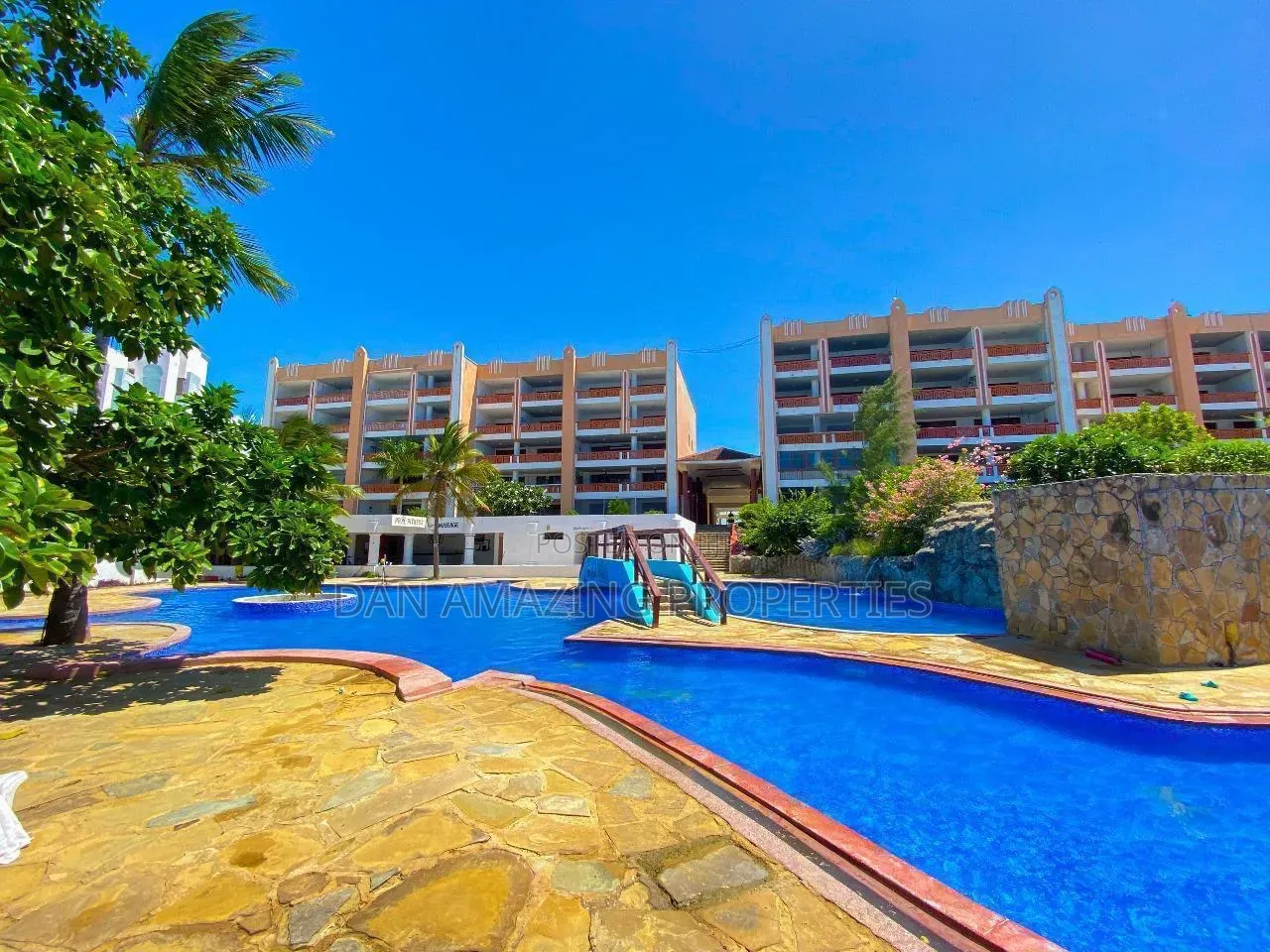 2 Bedrooms Mombasa Shanzu for Daily Rent Beach Front