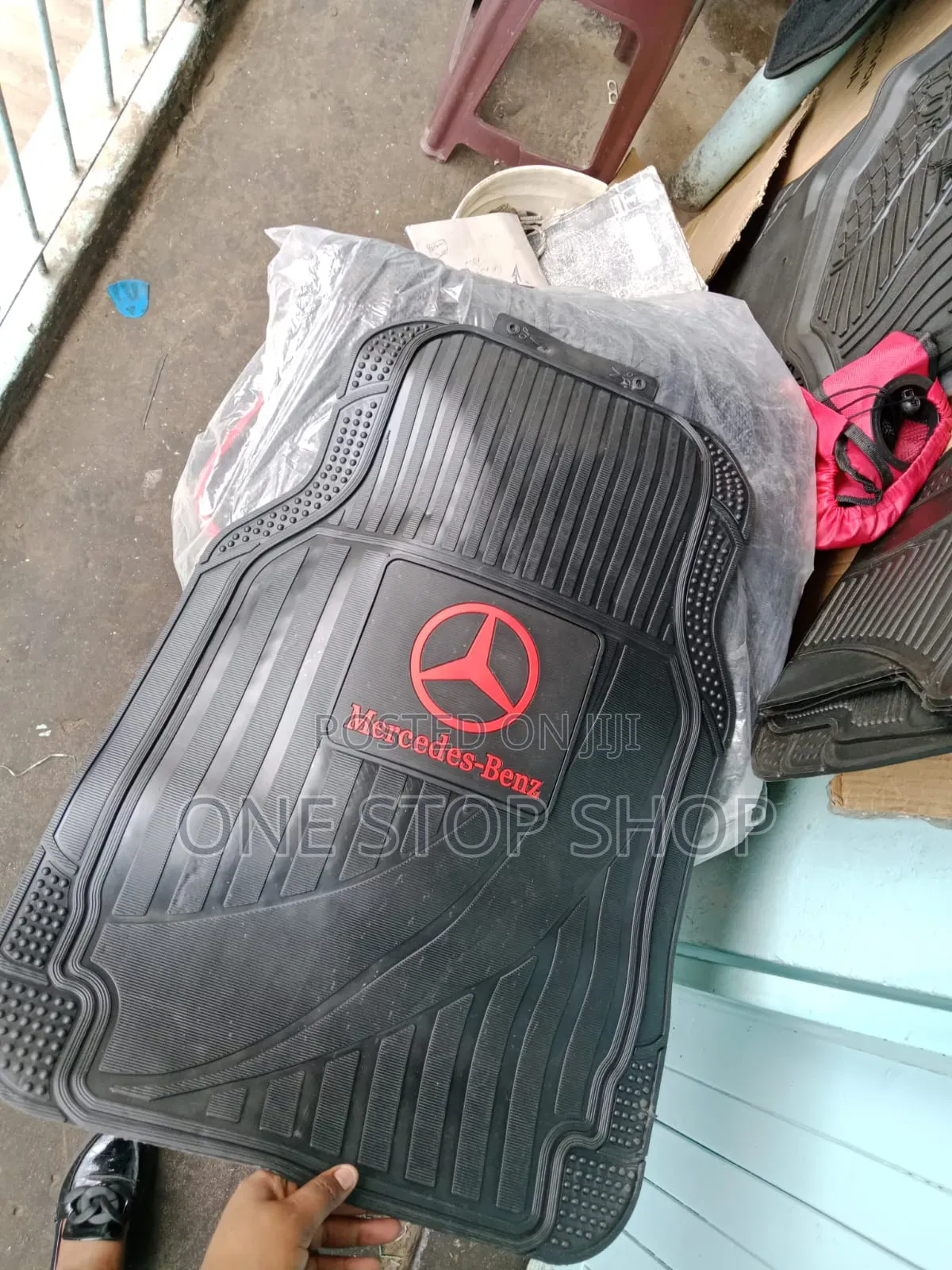 Mercedes Mats With Raised Edges to Trap Dirt,Mud, Liquid 5pc Set