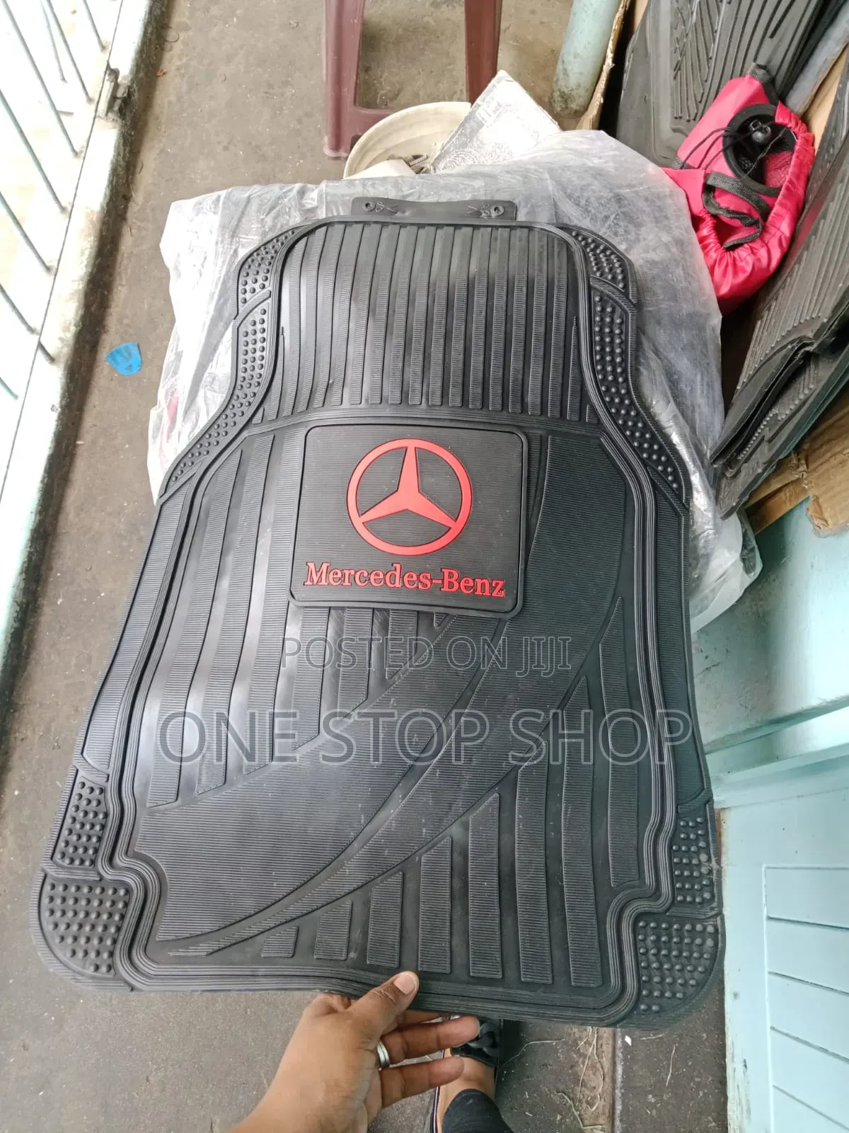 5pc All Weather Rubber Logo Emblem Mercedes Mat
