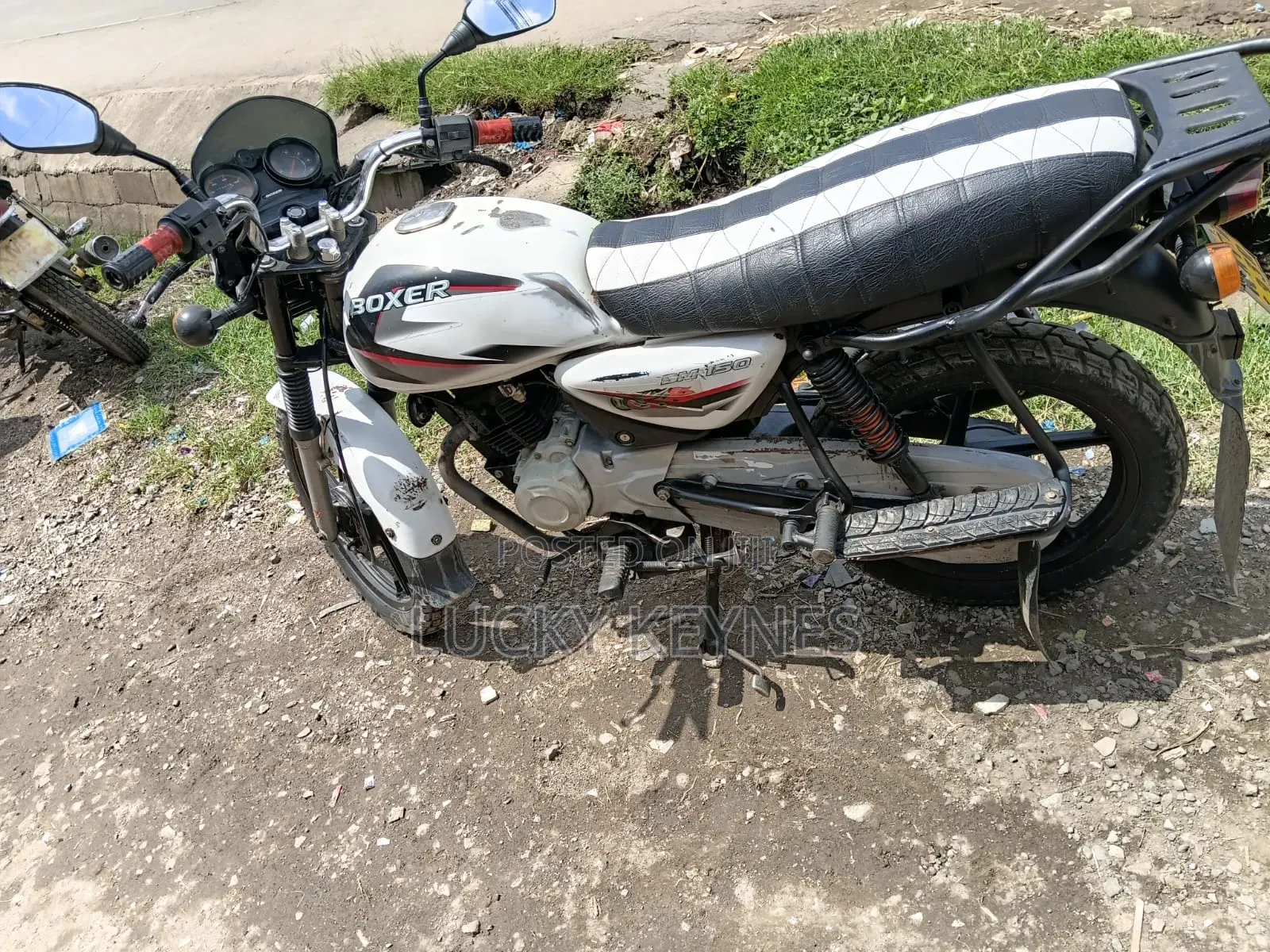 Bajaj Boxer 150 UG 2023 White