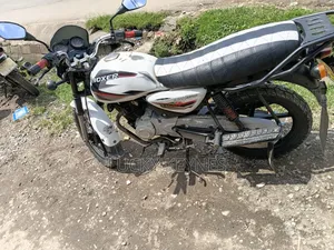Bajaj Boxer 150 UG 2023 White