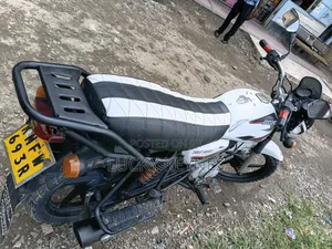 Bajaj Boxer 150 UG 2023 White