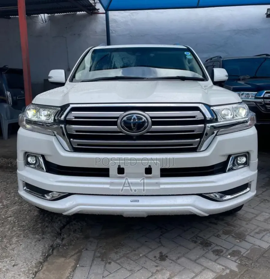 Toyota Land Cruiser 4.6 V8 ZX 2019 Pearl
