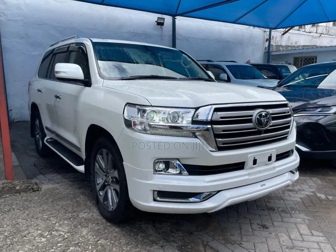 Toyota Land Cruiser 4.6 V8 ZX 2019 Pearl