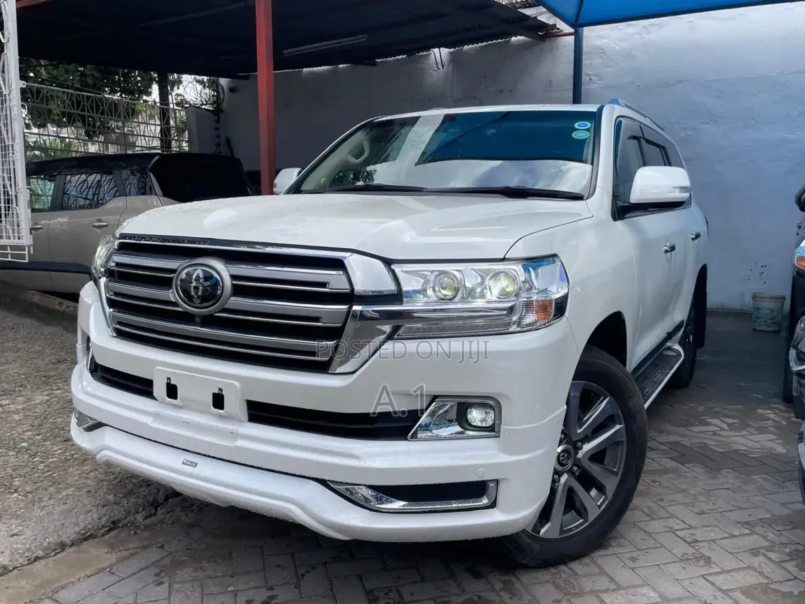 Toyota Land Cruiser 4.6 V8 ZX 2019 Pearl