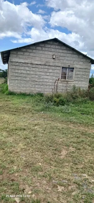 4 Bedrooms Farm House on 85 Acres With 2 Borehole Ndarangwa for Sale
