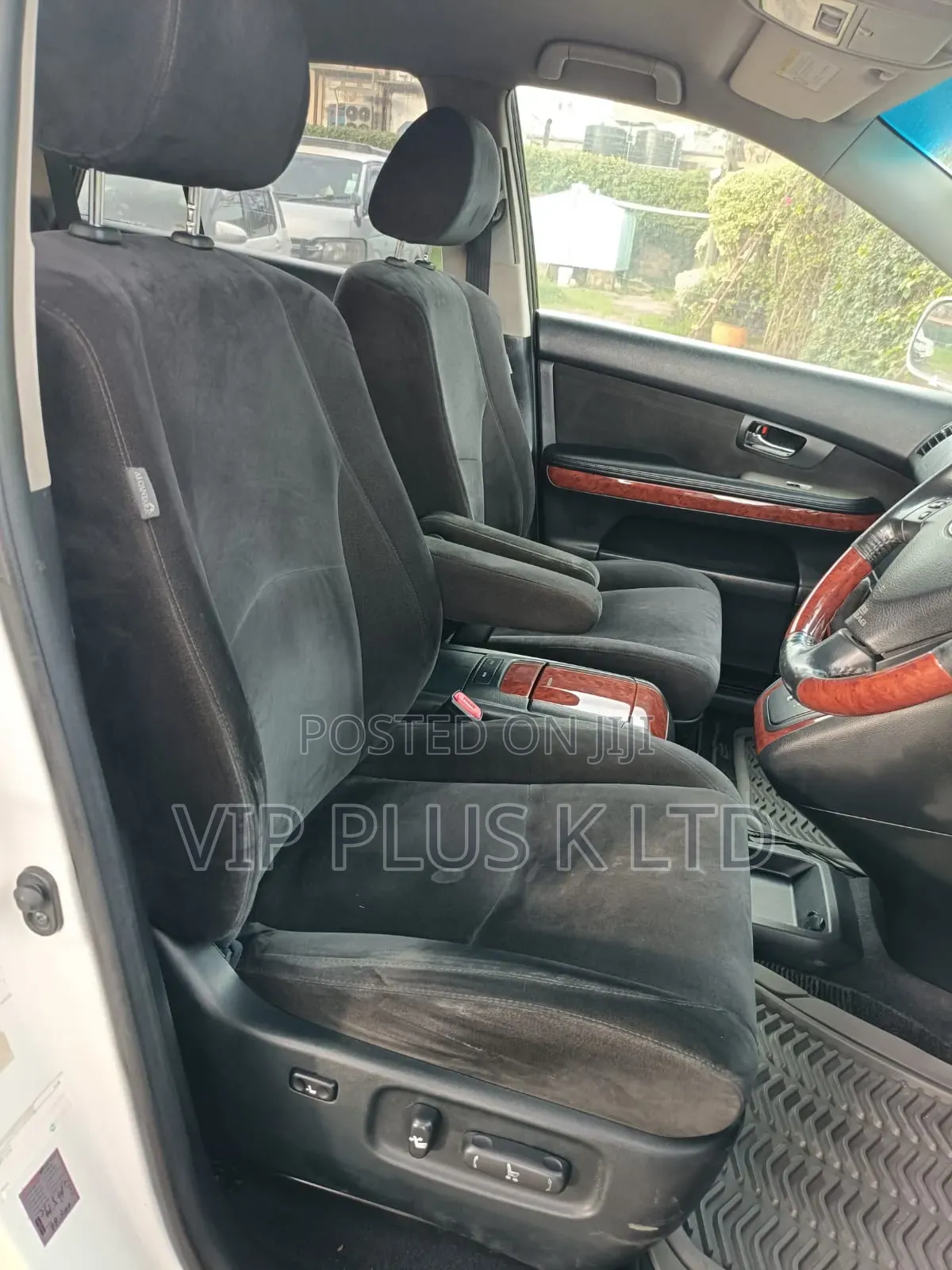 Toyota Harrier 2.4 2012 White