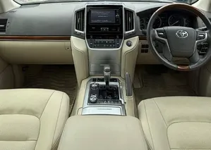 Toyota Land Cruiser 4.6 V8 ZX 2019 Pearl