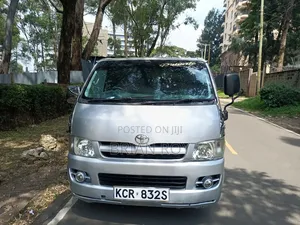 Toyota HiAce 2012 Silver