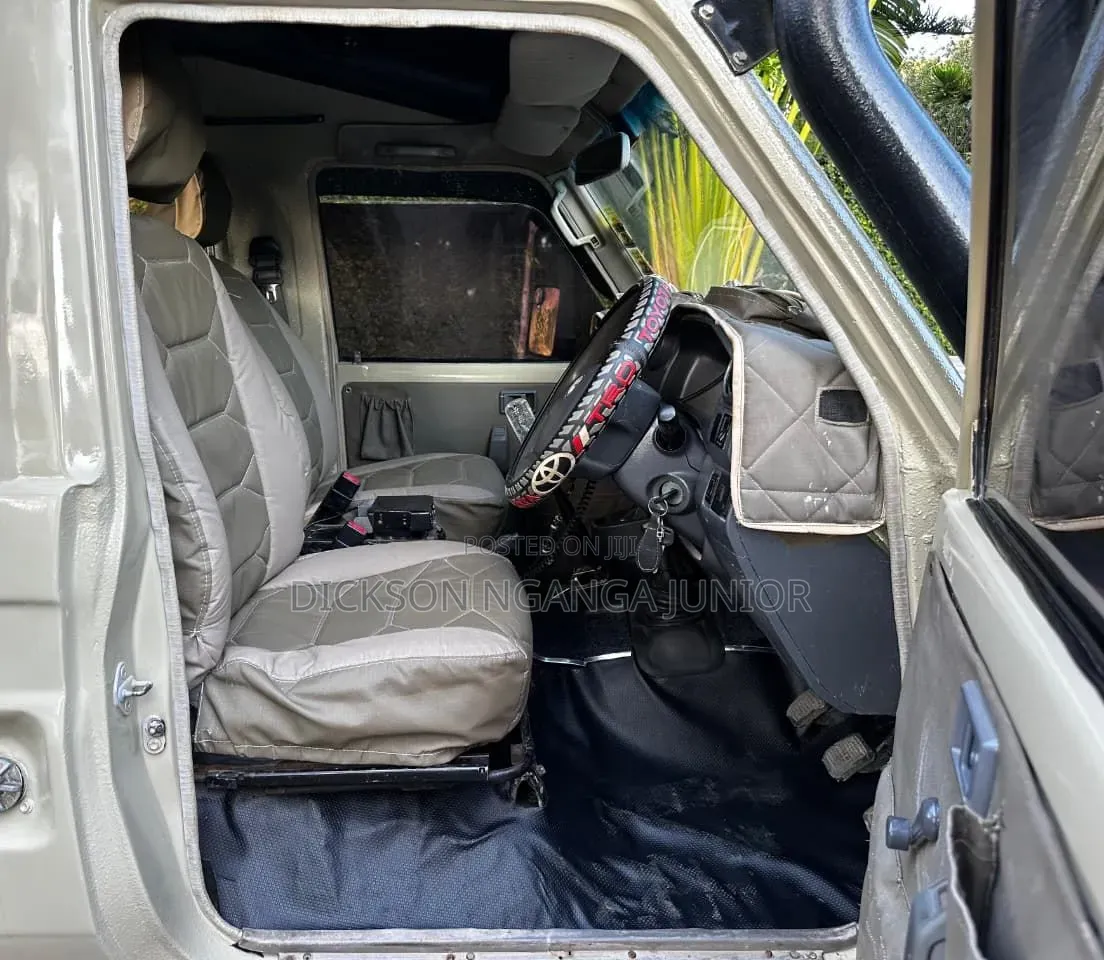 Toyota Land Cruiser 2011