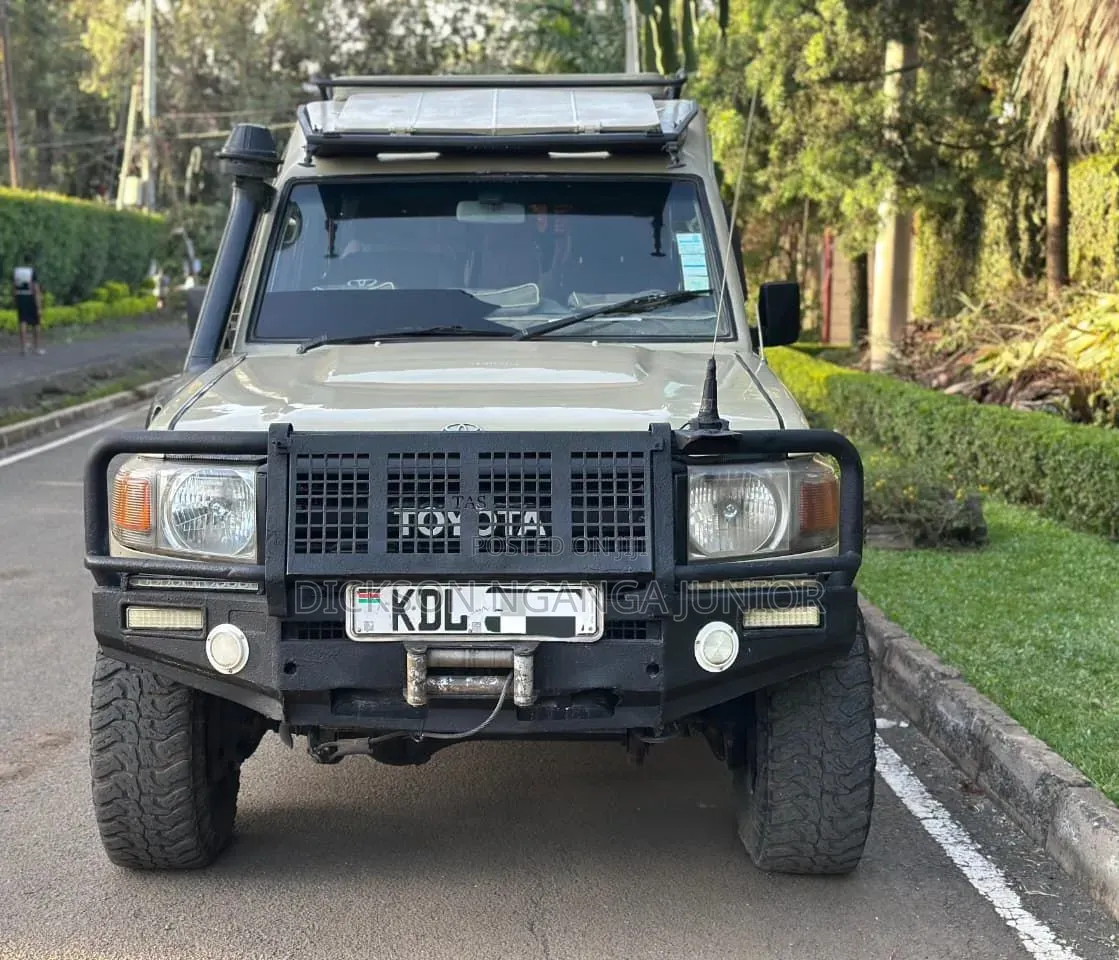 Toyota Land Cruiser 2011
