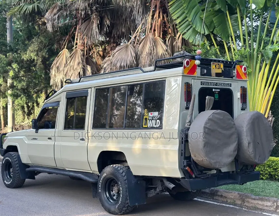 Toyota Land Cruiser 2011
