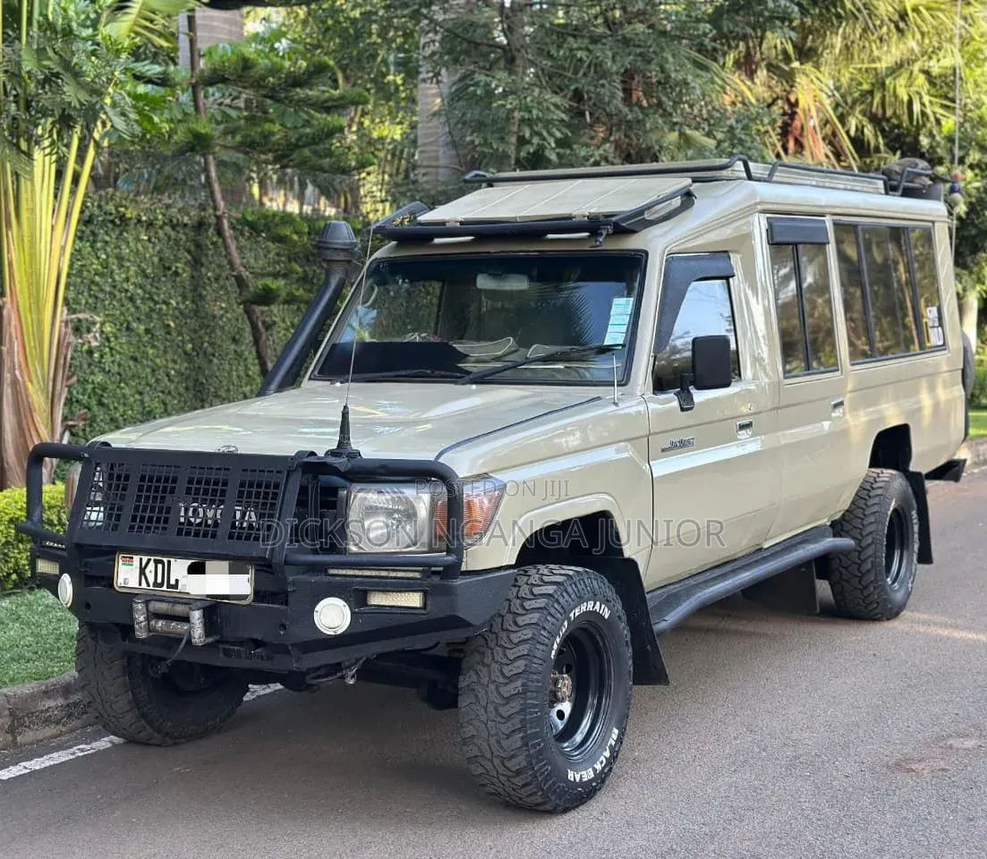 Toyota Land Cruiser 2011