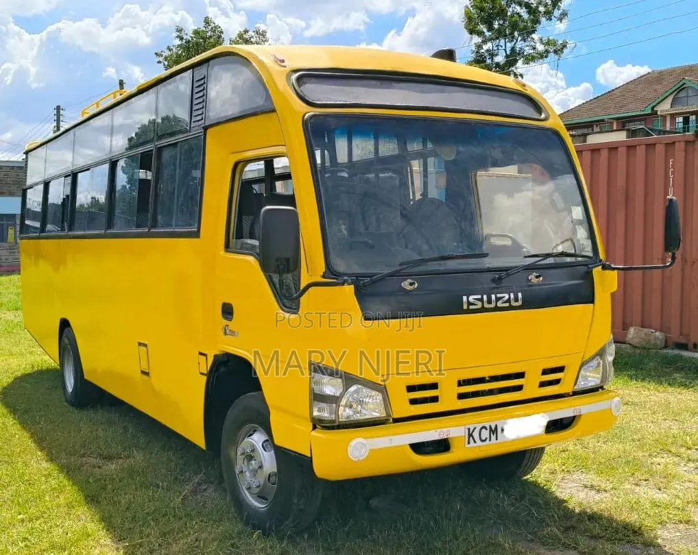 Isuzu NQR 2016 Yellow