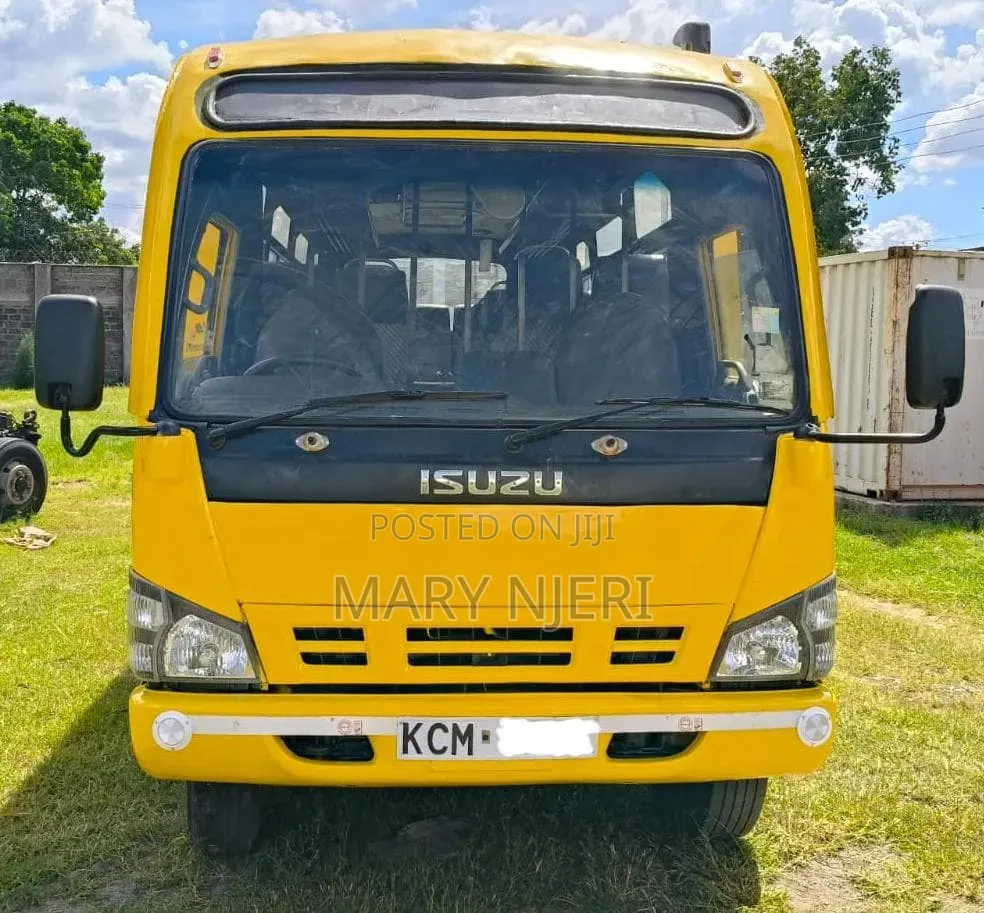 Isuzu NQR 2016 Yellow