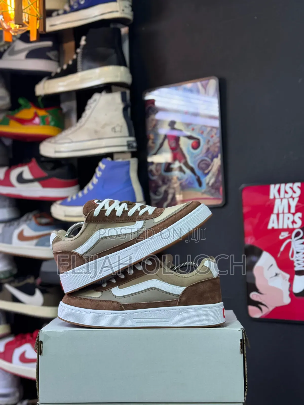 Brown Vans Hylane Nineties.
Sizes : _39 40 41 42 43 44 45