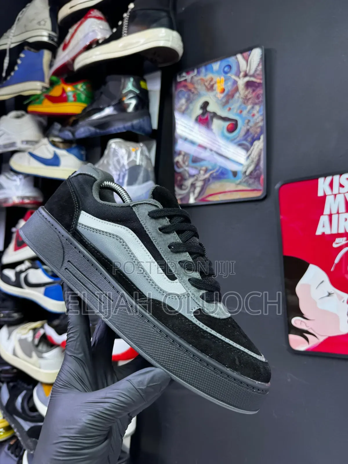 All Black Vans Hylane Nineties.
Sizes : _39 40 41 42 43 44 45